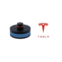Patin pour cric de levage conçu pour éviter d'endommager la carrosserie ou le boîtier de la batterie sur la gamme standard Tesla Model Y à propulsion arrière à partir de fin 2023. 
En raison de la configuration de la batterie, cette version de la Model Y a nécessité une réduction de la taille des trous de positionnement du patin. C'est pourquoi Laser Tools a introduit un patin de levage avec une broche de centrage de diamètre réduit. 
Inséré directement dans l'un des 4 points de levage situés sous le véhicule, le joint torique en caoutchouc maintient le patin en place. 
Le cric est ensuite soulevé jusqu'au patin, le collier en caoutchouc bleu permettant d'identifier l'emplacement du patin sous le véhicule et servant de poignée pour aider à le retirer du véhicule après utilisation.

Patin de levage spécifique à Tesla, conçu pour être monté directement dans les points de levage du véhicule afin d'éviter d'endommager le châssis, le seuil et la batterie lors du levage du véhicule à l'aide de crics, de ponts élévateurs à 2 colonnes ou de crics roulants.
Convient à un cric roulant ayant un patin de levage d'au moins 70 mm de diamètre.
Les applications comprennent : Model Y : gamme standard à propulsion arrière à partir de fin 2023.
En plastique acétylique incompressible et non marquant avec un joint torique en caoutchouc.
Pour les Tesla Model S et X, veuillez consulter les références Laser 8461 (1 pièce) et 8440 (4 pièces). Pour les Model 3 et Y Grande autonomie, utilisez les références 8460 (1 pièce) et 8439 (4 pièces). REMARQUE : Les patins de levage ne sont pas destinés à être installés de façon permanente sur la voiture et doivent être retirés après utilisation.