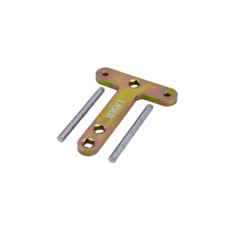Adaptateur de levier pour bras de suspension - carré de 1/2"
Conçu pour permettre de fixer rapidement et en toute sécurité une barre de force à carré de 1/2" ou un cliquet à long manche sur un bras de suspension, afin d'obtenir l'effet de levier nécessaire pour séparer les articulations inférieures ou supérieures de la suspension.

Idéal pour déposer les jambes de suspension, les rotules inférieures, les bras de suspension et moyeux de roue.
Convient à l'utilisation de barres de force, barres de rupture et cliquets à carré de 1/2".
Les 3 trous à carré de 1/2" permettent de fixer l'adaptateur sous différents angles pour un meilleur accès.
En acier S45C avec une finition passivée jaune.
Fourni avec 2 piges en acier vissées avec une finition chromée.