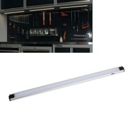 Lampe à LED pour ameublement atelier C45​
- Longueur : 630 mm
- Fixation pratique sous le meuble haut au moyen d'adhésifs
- Interrupteur  ON/OFF
- 570 lumens