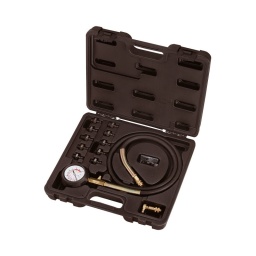 Jauge de pression d'huile avec adaptateur
- pour diagnostiquer des fuites d'huile
- raccords rapides sur tous les adaptateurs
- livrée avec manomètre de précision 75.0 mm  0-10 bars
- livrée avec joints de rechange
- coffret de rangement
1 x r1/8'' 23
1 x 1/8'' x 27 npt 24
1 x 1/4'' x 18 npt 33
1 x 3/8'' x 20 unf 23
1 x 1/2'' x 20 unf 27
1 x m10 x 1.0 24
1 x m12 x 1.5 24
1 x m14 x 1.5 29
1 x m16 x 1.5 33
1 x m18 x 1.5