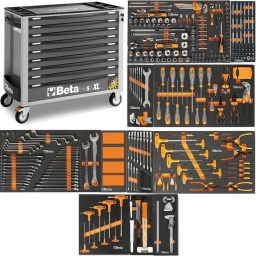 Servante mobile extra-large à 9 tiroirs avec système anti-basculement
Capacité de 6 plateaux par tiroir
Système anti-basculement : 
ne permet pas l'ouverture simultanée de plusieurs tiroirs
Caractéristiques principales :
- 9 tiroirs de 882x367 mm, montés sur glissières à billes de précision :
8 tiroirs hauteur 70 mm 
1 tiroir hauteur 140 mm 
- Plan de travail en ABS haute résistance,  avec 6 bacs de rangement. 
- Tirette d'ouverture en nylon haute résistance, avec porte-étiquettes incorporé.
- Fond des tiroirs protégé par un tapis en Néoprène.
- 4 roues de Ø 125 mm :
2 fixes et 2 pivotantes (dont une avec frein).
- Serrure de sécurité centralisée en façade.
- Capacité de charge statique : 1.000 kg.
- Porte-flacons latéral incorporé.
- Possibilité d'application du support rouleaux de papier 2400S-R/PC.
- 90 kg