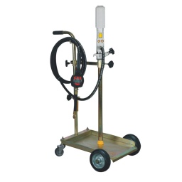 Ensemble pneumatique huile 50-60kg avec pistolet digital Garantie 2 ans raccord d'entrée d'air: 1/4 - 1/2 pression: 6-8 bars Consommation d'air : 240l/min Pistolet digiral Tuyau: 1/2 - 4m Débit 12-18 l/min Chariot: 4 roues Pour fûts de 50-60kg Rapport: 3:1 Longeur tube plongeur 740mm
