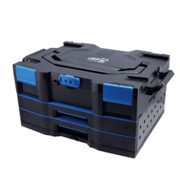 Système de rangement empilable premium à 2 tiroirs avec boîte supérieure
Système de rangement de qualité offrant une solution polyvalente pour le rangement des outils, des tiroirs coulissants à roulement à billes en métal résistants aux chocs et des tiroirs à fermeture automatique, parmi d'autres caractéristiques.
Cette version offre une boîte supérieure de 78 mm de profondeur avec une combinaison de 2 tiroirs, empilables et verrouillables avec d'autres combinaisons, ce qui en fait une solution mobile idéale.
Par ailleurs, lorsqu'elle est utilisée avec la plate-forme de base à roulettes, elle permet de déplacer les outils vers une zone de travail désignée à côté de votre véhicule.
Fait partie de notre gamme de rangement haut de gamme lancée pour célébrer le 50e anniversaire de Laser Tools et couverte par la garantie spéciale limitée de 50 ans de Laser Tools.
Dimensions de la boîte : 456 x 372 x 250 mm. Capacité de charge : 24 kg. Charge individuelle par tiroir : 6 kg.
Dimensions internes de la boîte supérieure : 440 x 320 x 78 mm. Dimensions des tiroirs : 395 x 287 x 50 mm.
En plastique ABS résistant aux chocs, avec des tiroirs coulissants à roulement à billes en métal. Également équipé d'un panneau perforé latéral permettant de ranger d'autres outils.
Conception modulaire empilable, à utiliser avec les références Laser 9285 (rangement empilable à 2 tiroirs) et 62919 (base de chariot). Boîte supérieure empilable à 4 tiroirs également disponible, voir la référence 9283.