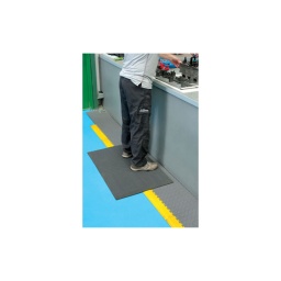 Matelas anti fatique laser tools
taille : 600mm x 900mm x 16mm il a ete prouve que ce matelas anti-fatigue reduisait de plus de 54% la pression sur les pieds. augmentant ainsi le confort et la productivite
non glissant. arretes biseautees pour une meilleure sécurité.  étanche. résistant a l'huile et retardateur de flammes ul 94
conforme aux normes reach. rohs. pah. en71
reduit la fatigue du corps et la pression sur les pieds