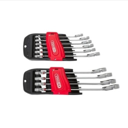 Selon DIN 3113 / ISO 3318 / ISO 7738 
Angle de fourche 15° 
Œil incliné à 15° 
Cliquet réversible 72 dents 
Fonction RING STOP® pour un maintien optimal des adaptateurs et douilles RING STOP® 
Finition satinée 
Chrome Vanadium 

