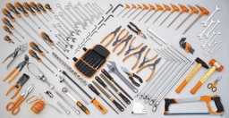 Composition de 132 outils
31/B6N: 2÷8 mm
32: pointeau 5 mm
35: burins nervurés 200mm
42: clés mixtes 6÷22mm
55: clés à fourches 6x7 - 8x9 - 10x11 - 12x13 - 14x15 - 16x17 - 18x19 - 20x22mm
96N/SC9: clés mâles 6 pans coudées  1,5 - 2 - 2,5 - 3 - 4 - 5 - 6 - 8 - 10mm
96T/SP11: clés mâles 6 pans à poignée en T  2÷10 mm
97TX/B13: clés mâles coudées pour vis à empreinte Torx  T6÷T50
111E: Clé à molette à ouverture graduée, chromée 300mm
920A/SB13: douilles 6 pans 1/2" sur rail 10÷22mm
920/21: rallonge - 1/2" 125 mm
920/22: rallonge - 1/2" 255 mm
920/25: cardan 1/2"
920/42: poignée coulissante 1/2"
920/50: cliquet réversible à glissières 1/2" 
952: clés à béquille à cardan  8 - 10 - 12 - 13 - 17 - 19 mm
965: pince levier plate coudée 450 mm
1032: pinces pour circlips intérieurs à becs droits 180 - 225 mm
1034: pinces pour circlips intérieurs à becs coudés 170 - 210 mm
1036: pinces pour circlips extérieurs à becs droits 175 - 225 mm
1038: pinces pour circlips extérieurs à becs coudés 175 - 220 mm
1048N: Pince multiprise entrepassée 250 mm
1057A: pince - étau à becs droits 240 mm
1084GBM: pince coupante diagonale à faible effort de coupe, branchées gainées confort bi-matières, finition industrielle 200 mm
1092V: pince coupante frontale articulée, série lourde 200mm
1112: cisaille type américain coupe droite 250mm
1128BMX: ciseaux d’electricien
1150GBM: pince universelle, branches gainées confort bi-matières, modèle grande capacité, finition industrielle  180 mm
1260: tournevis pour vis à fente 3x75 - 4x100 - 5,5x125 - 6,5x150 mm
1260N: tournevis à lame courte pour vis à fente 6,5x30 mm
1260E: tournevis avec 6 pans pour vis à fente 8x175 - 10x200 mm
1262: tournevis pour vis Phillips® PH0x100 - PH1x120 - PH2x100 mm
1262N: tournevis à lame courte pour vis Phillips® PH2x30 mm
1262E: tournevis avec 6 pans pour vis Phillips® PH3x175mm
1262L: tournevis à lame longue pour vis Phillips® PH2x400 mm
1264L: tournevis à lame longue fraisée pour vis à fente 6,5x400 mm
1370: marteau de mécanicien 500 g
1390: maillet à embouts nylon, manche en bois Ø 45 mm
1491: clé à sangle pour filtres à huile
