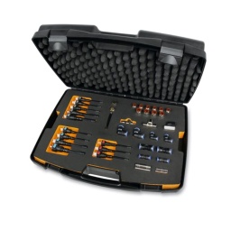 Coffret de connecteurs permettant de tester les basses pressions (compatible avec le 1464T et le 1464T/N)
Le jeu d'adaptateurs basse pression permet des mesures optimales et assure une efficacité et des performances durables pour votre moteur.
Les connecteurs rapides raccordés au 1464T/N permettent de rapidement tester la basse pression de carburant dans les moteurs diesel et essence ainsi que la pression AdBlue® et TDI.