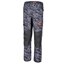 ROBUSTESSE
Le tissu en polyester et coton rend le pantalon solide.
L'ajout d'empiècements anti-abrasion sur les genoux et sur le bas de jambe augmente encore plus sa résistance

CONFORT et PRATICITÉ
L'ajout d'empiècements stretch dans l’entrejambe et à l’arrière rend le pantalon extrêmement confortable.
Étude des détails et ajout de poches, porte-mètres et porte-marteau pour une extrême praticité. Même les travailleurs les plus exigeants seront satisfaits.

Composition
• T/C canvas, 65 % polyester, 35 % coton, 260 g/m2
• Empiècements stretch 90 % nylon, 10 % spandex; 260 g/m2
• Poches pour genouillères et bas de jambes renforcés en polyester 300D
Conception
• Empiècement à l'entrejambe
• Taille plus haute sur la partie arrière pour une meilleure protection du dos
• Empiècement stretch dans la zone lombaire
• Empiècement stretch dans l'entrejambe pour faciliter le mouvement
• Tissu renforcé sur le bas de jambes
• Inserts pour genouillères renforcés
• Taille extensible sur les côtes
• Deux grandes poches avant, une munie de pochette
• Deux poches arrière avec fermeture type scratch
• Grandes poches latérales avec fermeture type scratch, une avec ceinture porte-outils
• Anneau porte-clés à la taille
Couleur
Gris camouflage avec inserts noirs
XS, S, M, L, XL, XXL, XXXL
46, 48, 50, 52, 54, 56, 58