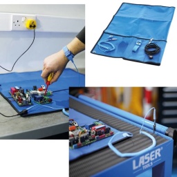Ce tapis dissipateur d'électricité statique est conçu pour être utilisé comme surface de travail lors de la manipulation d'appareils et de composants électroniques sensibles sans risque de causer des dommages par décharge électrostatique (DES). Le tapis en vinyle durable est doté de deux poches de rangement intégrées et de deux goujons de 10 mm pour fixer les câbles de terre. Livré dans un étui de rangement en vinyle.

Kit de service DES portable, à utiliser lors de tâches avec des composants électroniques sensibles sans causer de dommages par décharge électrostatique.
Le kit comprend : un tapis dissipateur d'électricité statique en vinyle avec 2 poches intégrées, un étui de rangement en vinyle, un bracelet réglable avec un câble de mise à la terre enroulé et un câble de mise à la terre droit de 3 m de long.
Taille du tapis : 600 x 600 mm. Taille de l'étui de rangement : 245 x 245 mm.
Résistivité de surface : 108 à 1010 ohms par carré.
Conforme à : ANSI/EOS/ESD S4.1