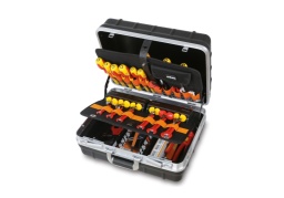 Composition avec chariot porte-outils pour l'électronique et la microtechnique