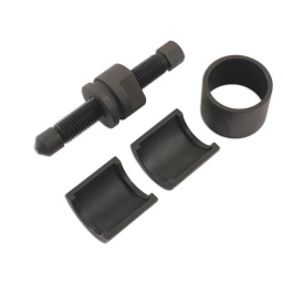 Extracteur de pignon de 5e rapport pour transmissions de véhicules Ford à traction avant. Pour la dépose du pignon de 5e rapport sur les boîtes Ford B5 et IB5 comme indiqué. Applications : Boîtes manuelles B5 5 rapports (avant 1995), IB5 (à partir de 1995) Fiesta à ce jour
KA1 1996-2008/Focus1-MTX-75 Focus 1, 2 et 3 à partir de Zetec à ce jour (y compris C Max 1)/Mondeo/Jaguar X type-VXT-75, Galaxy 1 (1995-2006) / Transit FWD & Transit Connect à ce jour.
 Conception à bague fendue contribuant à la compacité et à la facilité d'utilisation de l'outil. Toujours lubrifier la vis de force et les composants de contact avec de la graisse au bisulfure de molybdène. 