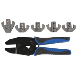 Le sertissage devient aujourd'hui de plus en plus complexe. Souvent, l'utilisateur ne dispose pas de la bonne pince pour faire le travail.
Cette pince a un corps en acier avec un manche confortable et un levier cliquet
Permet une correct connection professionelle
Les matrices : Matrice A1 pour les prolongateurs bout a bout pour cosses thermo retractable (0.5 -10mm). Matrice A2 pour connectique standard (0.5 - 6mm) Matrice A3 pour les connecteurs isolés miniatures (0.1 -1.5mm. Matrice A4 pour les connecteurs a 90 d
Color coded jaws for identification - Boite de rangement