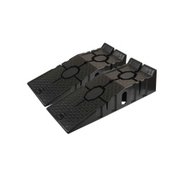 Paire de rampe - 2.5 tonnes
fourni en tant que paire
largeur maximum de pneu 240mm capacité de 2500 kg par paire
idéal pour les voitures de courses très souvent rabaissees sans acces pour un cric
lorsque deux paires sont utilisees. c'est idéal pour les collectionneurs car cela permet de surelever le véhicule et ainsi prevenir la formation d'humidite sous les roues