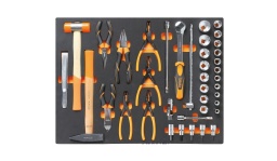Composition pour mobilier C35
920A	douilles 6 pans avec carré conducteur femelle 1/2"  10 - 11 - 12 - 13 - 14 - 15 - 16 - 17 - 18 - 19 - 20 - 21 - 22 - 23 - 24 - 26 - 27 - 30 - 32 mm	
920/21	rallonge - 1/2" 125 mm	
920/22	rallonge - 1/2" 255 mm	
920/25	cardan 1/2"	
920/42	poignée coulissante 1/2"	
920/55	cliquet réversible 1/2" 	
920PE	Douille tournevis pour vis 6 pans creux  5-6-8-10-12 mm	
1032	pinces pour circlips intérieurs à becs droits 180 mm	
1034	pinces pour circlips intérieurs à becs coudés 170 mm	
1036	pinces pour circlips extérieurs à becs droits 175 mm	
1038	pinces pour circlips extérieurs à becs coudés 175 mm	
35	burins nervurés 200 mm	
1084BM	Pince coupante diagonale à faible effort de coupe 160 mm	
1150BM	pince à becs demi-ronds longs 180 mm	
1166BM	Pince à becs demi-ronds longs 160 mm	
1370	marteau de mécanicien 500 g	
1390	maillet à embouts nylon, manche en bois 35 mm
Dimensions des tiroirs 600x447mm