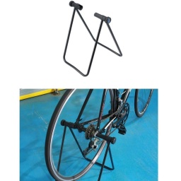 Ce support de bicyclette réglable soutient la bicyclette en position verticale par les fixations de roue arrière*, ce qui offre non seulement un moyen de ranger ou de présenter la bicyclette sans danger et sans avoir à l'appuyer contre quoi que ce soit, mais aussi un support de travail simple et robuste. Il est possible de régler la roue arrière de sorte qu'elle soit soulevée par rapport au sol, ce qui permet de la faire tourner pour vérifier et régler les pignons, pour nettoyer la chaîne et l'ensemble d'entraînement, et pour inspecter la roue arrière pour contrôler qu'elle n'est pas voilée. *Ne convient pas aux roues qui utilisent un axe vissé

Support de bicyclette multiusage, adapté aux vélos de route et VTT.
Convient pour des roues de 16 à 29 pouces*.
Soulève la roue arrière pour faciliter le nettoyage et la maintenance.
Pliable, il est idéal pour une utilisation mobile et un rangement facile.
En acier tubulaire.