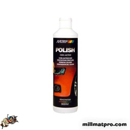 Rénovateur peinture
permet de donner une seconde jeunesse aux carrosseries ternies.
poli. protege le support traite.
offre un rendu brillant sur peintures métallisees ou non métallisees