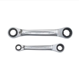 21x27 - 22x24 mm et 30x36 - 32x34 mm 
Système FlankTraction 
Forme droite 
Cliquet précis 72 dents 
4 tailles de clés différentes 
Cliquet réversible 
Finition satinée 
Chrome Vanadium 

