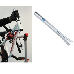 Cet outil de dépose de cuvette de tube de direction permet la dépose rapide, facile et sans danger des cuvettes de roulements d'un cadre de bicyclette. Il est conçu pour glisser au travers du cadre jusqu'à ce que l'extrémité munie d'un ressort s'engage sur la partie supérieure de la cuvette pour permettre de déposer cette dernière d'un simple coup de marteau sans provoquer d'endommagement.

Outil de dépose de cuvette de tube de direction.
À utiliser avec un marteau à inertie, voir la référence Laser 6577.
Dimensions : 25,4 mm de diamètre x 314 mm.
Convient aux cuvettes de tube de direction d'un diamètre intérieur de 31,8 mm (1"1/4) et 38,1 mm (1"1/2)
En acier trempé chromé.