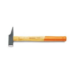 Marteau de menuisier tête rivoir. manche en bois
- tête 26mm 
- long: 290mm - 425gr
- qualité premium beta depuis 1939