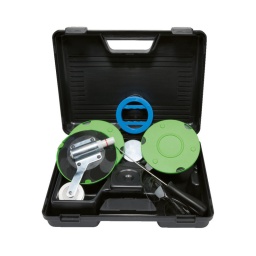 Démonte pare-brises
- idéal pour le démontage des pare-brises et autres vitres collees
- livre avec guide
- evite le démontage des garnitures
- ventouse de haute qualité pour un maintien sur
- capacité de charge par ventouse : 110 kg
- coffret de rangement
composition :
Démonte pare-brise. à deux ventouses
Alésoir pour 140.2234
corde à piano pour 140.2330
guide pour corde à piano à ventouse
lunette de protection transparente