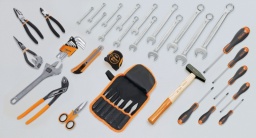 Composition de 45 outils
30	chasse-clous Ø 2-3 mm	
32	pointeau Ø 4 mm	
34	burins plats 125-150 mm	
36	bédanes 150 mm	
42	clés mixtes 6÷14 - 17 - 19 - 21 - 22 - 24 mm	
96/SC9	clés mâles 6 pans coudées  1,5 - 2 - 2,5 - 3 - 4 - 5 - 6 - 8 - 10 mm	
111E	Clé à molette à ouverture graduée, chromée 250 mm	
1048N	Pince multiprise entrepassée 250 mm	
1082G	pince coupante diagonale, branches gainées avec double couche de PVC antidérapant, finition industrielle 160 mm	
1128BMX	ciseaux d’electricien	
1150G	pince universelle, branches gainées avec double couche de PVC antidérapant, modèle grande capacité, finition industrielle  180 mm	
1166G	pince à becs demi-ronds longs striés, branches gainées avec double couche de PVC antidérapant, finition industrielle  160 mm	
1201E	tournevis pour vis à fente 3x75 - 4x100 - 5,5x100 - 6,5x150 mm	
1202E	tournevis pour vis phillips® PH0x60 - PH1x80 - PH2x100 mm	
1370	marteau de mécanicien 300 g	
1692	mètre à ruban 5 m	
1771	cutter à lame sécable 18 mm avec lames