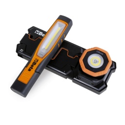Pack comprenant 2 lampes : 1 lampe 1838SW, 1 lampe 1838POCKET base de recharge par induction 1839BRW
Pack comprenant :
- 1 Lampe d'inspection LED articulée rechargeable 1838SW sans fil rechargeable
- 1 Lampe de poche LED articulée 1838POCKET sans fil, rechargeable, orientable, et à double faisceau lumineux
- 1 base de recharge par induction 1839BRW


Caractéristiques techniques de la lampe d'inspection LED articulée 1838SW sans fil rechargeable :
Double émission lumineuse : avant : LED COB, 3 intensités lumineuses : 250 - 500 -1000 lumens spot (tête) : LED SMD, 200 lumens
Batterie rechargeable : 3,6 V 3,350 mAh Li-ion
2 modes de charge possibles : par base induction 1839BRW ou par alimentation USB-C
Temps de charge : 6,5 h avec base induction - 4,5 h avec alimentation USB-C
Autonomie de la batterie : avant : 2 à 8 heures - spot : 7 heures
Indicateur de niveau de batterie à 3 LED
Base orientable à 180°
Corps en caoutchouc antidérapant
Double crochet orientable
3 aimants sur l'arrière
1 aimant sur la base
IP65
IK07
Câble USB-C inclus

Caractéristiques techniques de la lampe LED articulée de poche 1838POCKET sans fil rechargeable :
Double émission de lumière : principale : LED COB, 3 intensités lumineuses : 160 - 400 - 800 lumens - spot : LED SMD, 250 lumens
Angle d’éclairage : principale : 160° - spot : 18°
Batterie rechargeable : 3,7 V 2600 mAh Li-ion
2 modes de charge possibles : par base induction 1839BRW ou par alimentation USB-C
Temps de charge : 4,5 h avec base induction - 4 h avec alimentation USB-C
Autonomie de la batterie : principale : 3 à 9 heures, spot : 4,5 h
Indicateur de niveau de batterie à 3 LED
Orientable à 210°
Corps en caoutchouc antidérapant
Base magnétique
1 aimant sur la base
IP65
IK07
Câble USB-C inclus

Caractéristiques de la base par induction 1839BRW :
Deux emplacement magnétique pour recharge, permettant une utilisation simultanée
Support amovible pour la charge sans fil du téléphone portable
Indicateur détat de charge LED
Puissance absorbée max. 10 W x 2
Entrée : CA 100-240 V 50/60 Hz
Sortie : CC 12 V 1,5 ADC 9 V 2 ADC 5 V 3 A
Câble USB-C QC3.0 (chargeur rapide)
Chargeur de batterie USB-C QC3.0 (chargeur rapide)
Fixation murale : 3 aimants puissants à l'arrière et 2 trous de fixation par vis
IP20
IK07