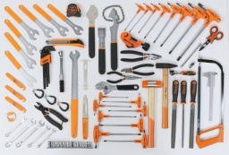 Composition de 90 outils
42	clés mixtes 8-9-10-13-14 mm	
96BP/SC9	clé mâle 6 pans coudée à tête sphérique, brunie 1,5-2-2,5-3-4-5-6-8-10 mm	
96T/S8	clés mâles 6 pans à poignée en T 2-2,5-3-4-5-6-8-10 mm
97TTX/S8	tournevis pour vis Torx® T8-T10-T15-T20-T25-T27-T30-T40	
111CM	Clé à molette courte à ouverture majorée, chromée 170 mm	
334	coupe - tubes pour tubes cuivre et alliages légers	
605E	clé dynamométrique à déclenchement avec cliquet réversible 2÷10 Nm	
900/SB13	4-4,5-5-5,5-6-7-8-9-10-11-12-13-14 mm	
900/21	rallonge - 1/4”	
900/25	cardan avec carrés mâle et femelle 1/4"	
900/55	cliquet réversible avec carré mâle 1/4" 
1082G	pince coupante diagonale, branches gainées avec double couche de PVC antidérapant, finition industrielle 160 mm
1128BM	ciseaux d'électricien 145 mm	
1150G	pince universelle, branches gainées avec double couche de PVC antidérapant, modèle grande capacité, finition industrielle 180 mm	
1166G	pince à becs demi-ronds longs striés, branches gainées avec double couche de PVC antidérapant, finition industrielle 180 mm	
1203E/D	3x75-4x125-5,5x150-6,5x150-PH0x60-PH1x80-PH2x100 mm	
1370	marteau de mécanicien 300 g	
1390	maillet à embouts nylon, manche en bois Ø 35 mm	
1650	Pied à coulisse 150 mm	
1692/3	mètre à ruban 3 m	
1719BMA...P	Lime plate demi-douce 200 mm	
1719BMA...M	Lime demi-ronde demi-douce 200 mm	
1719BMA...R	lime ronde demi-douce 200 mm	
1725	monture de scie à métaux 300 mm	
1771	cutter à lame sécable 18 mm avec lames	
3935	indicateur d’usure de la chaîne 120 mm	
3937	pince pour fausse maille 170 mm	
3952/S7	jeu de 7 clés coniques simples 13-14-15-16-17-18-19 mm	
3953	clé pour pédales 15 mm	
3961 3,2	clé à rayon noire 3,2 mm 
3961 3,3	clé à rayon verte 3,3 mm 
3961 3,5	clé à rayon rouge 3,5 mm 	
3961U	clé à rayon professionnelle 3,2 - 4,0 mm 3,2 - 4,0 mm	
3967	clé fouet démonte-cassette 289 mm	
3969	levier démonte-pneus 200 mm
3969K3	jeu de 3 leviers démonte-pneus en plastique 113 mm	
3991	levier pour écarter les pastilles des freins à disque 222 mm	
3992	clé pour redresser les disques des freins 234 mm