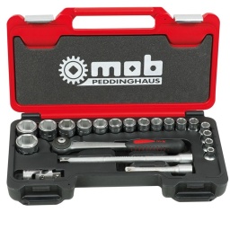 Coffret en Polyéthylène Haute Densité (PEHD), ne s’abîment pas aux chocs contrairement aux coffrets métalliques, qu’il est nécessaire de débosseler. Fermoirs métalliques. Compatible Fusion Box : peut se glisser sur un plus grand coffret d’outillage
Composition : 17 douilles 6 pans : 8/10/11/12/13/14/15/16/17/18/19/21/22/24/27/30/32 mm // 1 cliquet rond // 1 cardan // 2 rallonges : 125 et 250 mm