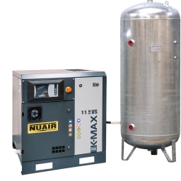 Compresseur à vis vitesse variable 11 kW 10b cuve 500 L K-MAX 11/10/VS/500VG 
IR-C-3
Compresseur à vis à vitesse variable 11 kW 10 bar équipé d'un moteur électrique haute performance IE3 silencieux et d'un contrôleur électronique de dernière génération LOGIN. Livré avec un réservoir d'air vertical 500 litres galvanisé.
Débit réel (m³/h)	93
TS max (°C)	120
TS min (°C)	-10
Puissance sonore (dB (A))	68
Volume du réservoir (L)	500
Puissance (kW)	11
Puissance (CV)	15