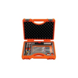Coffret fer &agrave; souder a gaz. pour r&eacute;paration plastique ce kit complet . vous permettra de reparer toutes les parties plastique de votre auto. pare choc. aile. feux ... composition : - 1 fer &agrave; souder gaz. allumage piezo - panne pour r&eacute;paration plastique (9mm - panne pour r&eacute;paration plastique (12mm - 1 tournevis de pr&eacute;cision pr&eacute;cision - mini brosse - tige de nettoyage - 3 grilles de r&eacute;paration 10x6cm - 24 baguettes de repartion plastique pe pp ps abs