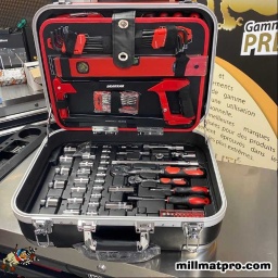 Mallette de dépannage 133pcs outillage drakkar tools
Acier au chrome vanadium, finition satin.
Composition :
-14 douilles 1/2" 6 pans (12-13-14-15-16-17-18-19-21-22-24-27-30-32mm)
-12 douilles 1/4" 6 pans (4-4.5-5-5.5-6-7-8-9-10-11-12-13mm)
- 2 cardans 1/2" et 1/4"
- 2 douilles à bougie 1/2" : 16 & 21mm
- 2 rallonges 1/2" : 125 & 250mm
- 1 adaptateur 3/8" - 1/2"
- 2 cliquets 1/2" et 1/4" 72 dents
- 2 rallonges 1/4" : 50 et 100mm
- 1 rallonge coulissante 1/4"
- 1 raccord 1/4"
- 1 tournevis porte douilles 1/4"
- 1 tournevis porte embouts 1/4"
- 32 embouts S2 avec 1 adaptateur
- 9 clés mixtes (8-10-11-12-13-15-17-19-21mm)
- 1 cutter
- 10 lames 18mm
- 7 tournevis :
plats 6x38 - 5x75,6x100,8x150mm
cruciformes PH2x38, PH1x75, PH2x100
- 1 marteau rivoir
- 1 tournevis testeur 220-250V
- 1 pince universelle
- 1 pince droite bec 1/2 rond
- 1 pince coupante
- 1 cisaille à tôle
- 1 tenaille
- 1 pince multiprise
- 1 clé à molette
- 1 mesure 3m
- 9 clés mâles coudées hexagonales embouts sphériques (1.5, 2, 2.5, 3, 4, 5, 6, 8, 10mm)
- 9 clés mâles coudées hexagonales torx (T10, T15, T20, T25, T27, T30, T40, T45, T50
- niveau 400mm
- scie 300mm
- lames de scie 300mm, bi-métal
- tournevis de précision :
1 x manche en alliage aluminium
20 x embouts qualité CR-V
Torx : T5, T6, T7, T8, T9, T10, T15
A plat : 1.0, 2.0, 3.0, 4.0
Phillips : PH000, PH00, PH0, PH1
Torx : 0.8
Triangle : 2.3
Tri Wings : Y0, Y1
U : U2.6