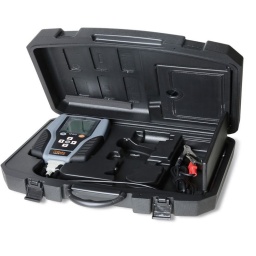 Testeur numérique pour batteries 12V, analyseur du système de démarrage et du circuit de charge en 12-24V
- Permet d’effectuer les tests suivants : batteries, alternateurs, démarreurs, circuits de régulation et contrôles des masses défaillantes.
- Equipé d’un logiciel permettant d’imprimer les tests sur PC
- Afficheur rétro-éclairé
- Structure compacte et antichoc
- Équipé d’un port dédié pour le branchement d’une mini imprimante extractible (accessoire en option Beta 1498ST/TB)
Applications
- Test alternateur 12-24V
- Test systèmes de démarrage
Intervalle de fonctionnement 100-2000 CCA
Normes de référence CCA,SAE,DIN,EN,IEC,JIS
Batteries supportées PB, WET, GEL, AGM, AGM FLAT, EFB
Voltmètre 9V-36V
Longueur câbles 1600 mm
Langues Italien, Anglais, Français, Allemand, Espagnol, Polonais,
Roumain, Hollandais, Suédois et Finlandais
Accessoires compris Câble USB et logiciel
Poids 1,5 kg