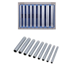 Jeu de douilles six pans extra-longues à carré de 1/4", en chrome-vanadium à finition satinée, de 8 mm à 12 mm. 
Ces douilles à paroi mince mesurent 140 mm de long et sont idéales pour atteindre les boulons difficiles d'accès, notamment ceux qui se trouvent sur certains pare-chocs, feux arrière, supports de charnières de porte et pour le réglage du câble de frein de stationnement.
Tailles : 8, 9, 10, 11, 12, 13, 14, 15, 16 mm.
Profil 6 pans x carré de 1/4".
Longueur : 140 mm.
En chrome-vanadium à finition satinée (CR-V).
Présenté dans un plateau en mousse EVA (36 x 172 x 239 mm) pratique pour le rangement par l'utilisateur et limitant les déchets d'emballage