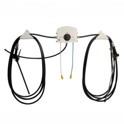 Centrale de pulvérisation pour 2 produits
Se raccorde sur un robinet et dilue automatiquement un produit nettoyant ou désinfectant avec de l’eau, pas besoin d’électricité.
Conçue spécialement pour pulvériser 2 produits différents.
Le détergent est pulvérisé avec la lance en inox de 60cm et la solution liquide de rinçage avec la lance PVC de 45cm.
15 buses de dilution calibrées et colorées à sélectionner selon vos dilutions.
Avec raccord entre le pistolet et le tuyau pour faciliter la déconnexion des lances.
Equipée d’un tuyau de 15m résistant de haute qualité en fibre polyester.
Lance de pulvérisation en inox pour l’application de produit shampoing Débit venturi: 4,2 l/minute.
Lance de rinçage/ séchage en pvc pour l’application de produit séchant Débit Venturi: 7 l/minute.