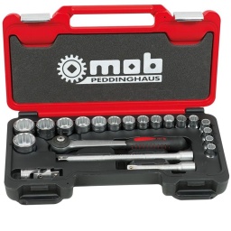 Coffret en Polyéthylène Haute Densité (PEHD), ne s’abîment pas aux chocs contrairement aux coffrets métalliques, qu’il est nécessaire de débosseler. Fermoirs métalliques. Compatible Fusion Box : peut se glisser sur un plus grand coffret d’outillage
Composition : 17 douilles 12 pans : 8/10/11/12/13/14/15/16/17/18/19/21/22/24/27/30/32 mm // 1 cliquet rond // 1 cardan // 2 rallonges : 125 et 250 mm