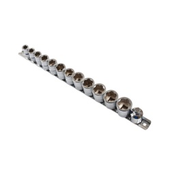 Jeu de douilles pour écrou et boulons arrondis - 13 pcs
profil spécifique permettant d'agriper a la fois les bons 6 pans et les 6 pans endomm ges/arrondis
contenu: 12 douilles en 3/8": 8mm  9mm  10mm  11mm  12mm  13mm  14mm  15mm  16mm  17mm  18mm  19mm un Réducteur pour carré d'entrainement de 1/2" vers 3/8"
fabrication en chrome vanadium
fourni sur un rail de rangement