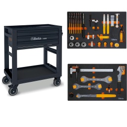 Chariot de service d'atelier à 3 tiroirs Indispensable pour votre atelier ! Caractéristiques principales: -Plan de travail thermoplastique -3 tiroirs de 588x367 mm, montés sur glissières à billes de précision, hauteur 70 mm -Fond des tiroirs protégé par un tapis en Néoprène -Serrure de sécurité centralisée frontale -Pratique porte-tournevis latéral inclus -Deux porte-spray aérosol latéraux intégrés dans la structure -Grande étagère inférieure protégée par un tapis en caoutchouc imperméable à l’huile et à l’essence -Quatre roues de Ø 125 mm: 2 fixes et 2 pivotantes (dont une avec frein) -Capacité de charge statique : 400 kg -Portée de chaque tiroir : 15 kg distribués de manière uniforme -Possibilité d’application du porte-papier 2400 RSC24/PC-A -Possibilité d’application du rayon pliable 5000MS Compo specifique pour mécanique vélo 42NEW: clé mixte 8-9-10-13-14mm 96BP/SC9: clé mâle 6 pans coudée à tête sphérique, brunie 1,5-2-2,5-3-4-5-6-8-10mm 96T/S8: clés mâles 6 pans à poignée en T 2-2,5-3-4-5-6-8-10mm 97TTX/S8: tournevis pour vis Torx® T8-T10-T15-T20-T25-T27-T30-T40 111G: Clé à molette à ouverture graduée chromée 200 mm 334: coupe - tubes pour tubes cuivre et alliages légers 605E: clé dynamométrique à déclenchement avec cliquet réversible 2-10 Nm 900/SB13: 4-4,5-5-5,5-6-7-8-9-10-11-12-13-14 mm 900/21: rallonge - 1/4” 900/25: cardan avec carrés mâle et femelle 1/4