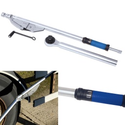 Clé dynamométrique industrielle à cassure, à carré de 3/4", avec une plage de 200 à 800 N.m et un entraînement par poussée permettant un serrage en sens horaire et anti-horaire. 
Le mécanisme de cassure indique clairement à l'utilisateur que le couple requis a été atteint, en pivotant vers l'arrière au niveau de l'articulation, ce qui permet d'éviter un serrage excessif. 
Conçue en deux parties pour faciliter le rangement, la clé est dotée d'une échelle facile à lire et d'une poignée à prise confortable.

Plage : 200 - 800 N.m ; tolérance ±4 %.
Mécanisme à cliquet de 36 dents ; carré de 3/4", 1 330 mm de long.
La conception en deux parties facilite le rangement et l'entraînement par poussée permet un travail en sens horaire et anti-horaire.
Fournie dans un coffret de rangement moulé par soufflage. Toutes les clés dynamométriques Laser (mécaniques et numériques) sont fournies avec un certificat de conformité et d'étalonnage produit au point de fabrication, conformément à la norme ISO 6789-1:2017.
Une clé dynamométrique à cassure, à carré de 1", est également disponible, voir la référence 8877