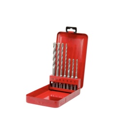 Coffret de 7 forets SDS Plus béton à 4 taillants, 5 à 12 mm
4 taillants pour un forage net et précis et une résistance à toute épreuve
Plaquette carbure brasée pour une résistance exceptionnelle de la pointe
Système de fixation SDS Plus pour un maintien sécurisé avec vibrations réduites
Sens de coupe à droite
Angle de pointe 130°
Grande stabilité
Transfert d'énergie maximum
Très grande résistance à l'usure
Remontée optimale grâce à l'angle de dépouille
Pointe de foret en acier durci

Utilisation : tous mandrins à système SDS
Sur marbre, carrelage, mur, brique, béton et granit
Plus d’information
Matière :Alliage spécial avec pointe en métal durci
Sens de coupe :	A droite
Utilisation générale :Mandrin à système SDS-plus et 2 rainures
Pièces dans le set :7 pièces
Poids :630 g