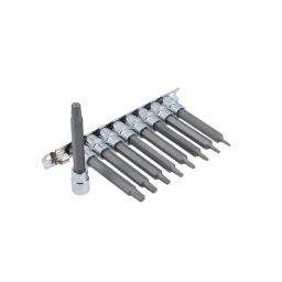 Jeu d'embouts de douilles Torx Plus® de 100 mm de long, de TPS10 à TPS50, à utiliser sur les fixations encastrées et pour faciliter l'accès dans les espaces confinés. Les embouts sont en acier S2 résistant aux chocs et les douilles à carré de 3/8" en chrome vanadium avec une finition polie et une bague moletée pour une meilleure prise.

Embouts de douilles à carré de 3/8" de 100 mm de long : TPS10, TPS15, TPS20, TPS25, TPS27, TPS30, TPS40, TPS45, TPS50.
Convient uniquement aux fixations Torx Plus®.
Douilles en chrome-vanadium, embouts en acier S2 résistant aux chocs.
Livré sur rail de rangement.
TORX® et TORX PLUS® sont des marques déposées d'Acument Intellectual Properties LLC