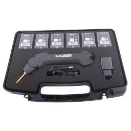 Id&eacute;ale pour la r&eacute;paration plastique en toute autonomie.
Facile d'utilisation gr&acirc;ce &agrave; sa t&ecirc;te articul&eacute;e 4 positions id&eacute;ale pour travailler dans les angles ou dans les espaces confin&eacute;s.
Equip&eacute;e d'une protection thermique (cycle de travail de 30 secondes).
Equip&eacute;e &eacute;galement d'une Led en t&ecirc;te pour &eacute;clairer le point de travail
Livr&eacute;e avec 300 agrafes en acier inoxydable.
Plus produit	Rapidit&eacute; d'intervention
Caract&eacute;ristiques	Caract&eacute;ristiques :
- longueur (hors &eacute;lectrode) : 220mm
- longueur totale : 255 mm
- largeur : 35mm
- temp&eacute;rature de chauffe : 600&deg;C
- courant d'entr&eacute;e : DC 5V 2A
- courant de sortie : 3.7 8A Max
- batterie : 3.7V 4000mAh Li-ion
- temps de charge : 3H
- capacit&eacute; 400 agrafes avec batterie en une charge (agrafeuse chaude)