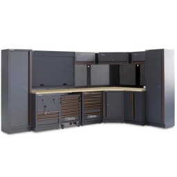 Combinaison d'ameublement d'atelier C45PRO 2.0
Combinaison comprenant les éléments suivants :
1 plan de travail en bois contreplaqué stratifié dimensions 2040x615 mm (C45PRO 2.0 PWE/3-2.0MT)
1 plan de travail en bois contreplaqué stratifié dimensions 680x615 mm (C45PRO 2.0 PWE/1-0.7MT)
1 module fixe avec 2 enrouleurs intégrés (C45PRO 2.0 ACT)
1 servante mobile avec 7 tiroirs (C45PRO 2.0 C7)
1 module fixe avec 7 tiroirs (C45PRO 2.0 M7)
1 module fixe à 2 portes (C45PRO 2.0 MA)
1 angle complet autoportant avec plan de travail en bois contreplaqué stratifié (C45PRO 2.0 CORNER/W)
1 panneau porte-outils perforé (C45PRO 2.0 PF)
1 panneau porte-outils perforé, pouvant être équipé d'une prise de courant (non fournie) (C45PRO 2.0 PFE)
2 meubles hauts muraux (C45PRO 2.0 PM)
1 paroi porte-outils avec volet en aluminium (C45PRO 2.0 PAS)
5 étriers, type large (C45PRO 2.0 SL)
4 étriers, type étroit (C45PRO 2.0 SS)
2 armoires à 1 porte (C45PRO 2.0 AS1)