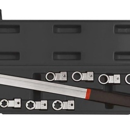 Clés polygonales coudées poulie distribution et accessoires 15pcs. Ces clés sont spécialement conçues pour agir sur les écrous de poulies et tendeurs de courroies difficiles d'accès. Caractéristiques : changement facile des têtes grâce au système de retenue par goupille automatique. manche rubber. longueur clé 470mm. Torx : E10, E12, E14, E16, E18. XZN femelle ø: 12, 13, 14, 15, 16, 17, 18 et 19mm. Ces clés sont spécialement conçues pour agir sur les écrous de poulies et tendeurs de courroies difficiles d'accès. Caractéristiques : - changement facile des têtes grâce au système de retenue par goupille automatique - manche rubber - longueur clé 470mm - Torx : E10, E12, E14, E16, E18 - XZN femelle diamètre : 12, 13, 14, 15, 16, 17, 18 et 19mm À PROPOS DE LA MARQUE CLAS Notre Marque CLAS « Garage Solutions » basée en Savoie (France), a été créée en 1996. Nous sommes depuis toujours un acteur innovant de l’équipement et de l’outillage technique pour véhicules légers, utilitaires et poids lourds. Aujourd’hui, nous évoluons vers un écosystème offrant des solutions globales, bénéfique pour l’ensemble de nos partenaires. Nous nous adaptons à vos besoins et budgets, en étant toujours plus simple et réactif avec des hommes et des femmes experts, passionnés, au cœur d’une digitalisation à votre service. Consolidant notre leadership en France, nous accélérons notre expansion afin de devenir un acteur clef à l’international.