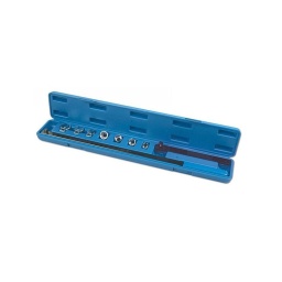 Jeu de clés pour courroie auxiliaires en 3/8" et 1/2" - 9 pcs Taille des douilles : 13 | 15 | 16 | 18mm. Taille des clés fourches: 13 | 15 | 15mm Facilite l'opération lorsque l'accès est limité Parfait pour les courroies auxiliaires 