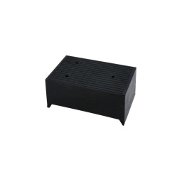 Patin de levage à profil bas, 230 x 140 x 87 mm, conçu pour éviter d'endommager la carrosserie des véhicules lors de l'utilisation de ponts élévateurs à ciseaux, de ponts élévateurs encastrés dans le sol et de plates-formes élévatrices standard.
La nouvelle gamme de patins/blocs de levage Laser est fabriquée à partir d'un matériau en polyuréthane (PU) très résistant, léger et durable, qui résiste également à l'huile. 
Le polyuréthane est bien plus léger que le caoutchouc traditionnel, dure beaucoup plus longtemps et a une plus grande flexibilité, ce qui réduit le risque de dommages dus à la pression sur la carrosserie du véhicule. 
En outre, le PU est plus facile à recycler et s'inscrit dans la lignée des autres produits Laser qui sont déjà en PU recyclé, pour une gamme de produits plus respectueuse de l'environnement. 
La gamme complète comprend une variété de patins/blocs, conçus pour couvrir un large éventail d'applications en atelier et en carrosserie.

1 patin à profil bas, 230 x 140 mm, convenant aux élévateurs à ciseaux, aux élévateurs encastrés dans le sol, ainsi qu'aux plates-formes élévatrices standard.
87 mm d'épaisseur ; 1,1 kg.
Conçu pour minimiser les dommages dus à la pression lors de l'utilisation de plates-formes élévatrices.
Fabriqué en polyuréthane (PU), avec une âme en bois. Très durable et résistant à l'huile.
Également disponible en jeu de 2, voir la référence Laser n° 62589.