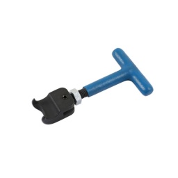 Outil de dépose de colliers henn
cet outil est essentiel pour permettre le desserrage et le deverrouillage des colliers henn. 
les colliers henn sont presents sur les tuyaux d'air de suralimentation ou de liquide de refroidissement sur le parc vl.
l'outil dispose d'une tête pivotante qui vous permettra d'ajuste l'angle d'attaque du collier et facilitera l'acces.
il dispose d'un manche en t pour une meilleure prise en main et d'une clé male
present sur les véhicules des marques suivantes : psa. renault. ford. volkswagen.seat. audi. skoda. dacia. nissan. kia. opel. mazda. mercedes. porsche. volvo.toyota. etc.