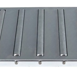Plateau à rouleaux pour monte démonte pneus. Facilite la rotation des roues lors du détalonnage. Se fixe au sol au niveau de la pelle de décollage. Ergonomie du poste de travail accrue.
Facilite la rotation des roues lors du détalonnage. Se fixe au sol au niveau de la pelle de décollage.






Ergonomie du poste de travail accrue
À PROPOS DE LA MARQUE CLAS
Notre Marque CLAS « Garage Solutions » basée en Savoie (France), a été créée en 1996. Nous sommes depuis toujours un acteur innovant de l’équipement et de l’outillage technique pour véhicules légers, utilitaires et poids lourds. Aujourd’hui, nous évoluons vers un écosystème offrant des solutions globales, bénéfique pour l’ensemble de nos partenaires. Nous nous adaptons à vos besoins et budgets, en étant toujours plus simple et réactif avec des hommes et des femmes experts, passionnés, au cœur d’une digitalisation à votre service. Consolidant notre leadership en France, nous accélérons notre expansion afin de devenir un acteur clef à l’international. 