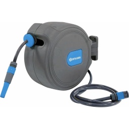 Enrouleur automatique orientable de tuyau d'eau 20m+2m &Oslash; 11mm
Orientable sur 180&deg;.
Pression maxi : 8 bar.

Livr&eacute; avec :
1 lance d'arrosage &agrave; jet r&eacute;glable
Un nez de robinet rapide
1 support de fixation
2 raccords rapides
Visserie
Longueur du tuyau 20m+2m
D&eacute;bit 11,3 l/min
Pression 8 bar
Dimensions 370x192x343mm
dia du tuyau 11x15mm
Poids 7KG