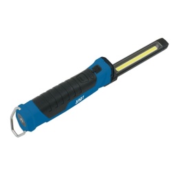 Lampe d'inspection pliante - COB et LED Lampe de travail pliante avec lampe COB (puce sur circuits) dépliée sur 180° avec charnière tournante (multi-angle). Avec crochet et base magnétique. Dimensions en position repliée : 33 mm x 151 mm x 45 mm ; dimensions en position dépliée : 33 mm x 270 mm x 45 mm. Interrupteur : Flood COB - haut/moyen/bas/haut (rouge)/stroboscope (rouge)/arrêt et torche LED - haut/moyen/arrêt. Batterie LI 2 000 mAh incorporée. Temps de recharge approx. 3 h ; durée de fonctionnement approx. 48 h (bas). Luminosité 550 LM max. 1 câble de charge USB pour PC avec indicateur de charge inclus. Étanche IPX4 (résiste aux éclaboussures).
