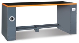 Avec plan de travail (2050x700 mm) revêtu d'une couche de PVC antichoc et anti rayures et résistante aux huiles et aux hydrocarbures
Prises électriques et enrouleur intégré
- Prise Schuko +16+10A
- Prise EU Plug 10A
- Prise pour air comprimé avec enrouleur intégré l, Ø 8 mm, Longueur: 10 m. 
- Trous pour l'installation d'un étau 1599P/150 - 1599GI/150 (non inclus)
- Pieds réglables en hauteur

